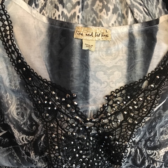 🍒 One World Live Sublimated Blouse Large - Picture 6 of 8